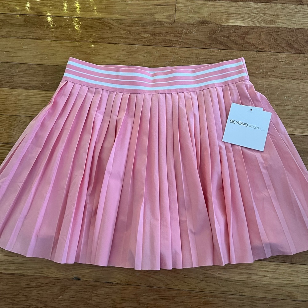 BEYOND YOGA If You Pleats Pleated Tennis Skirt Size Med in Dusty Pink